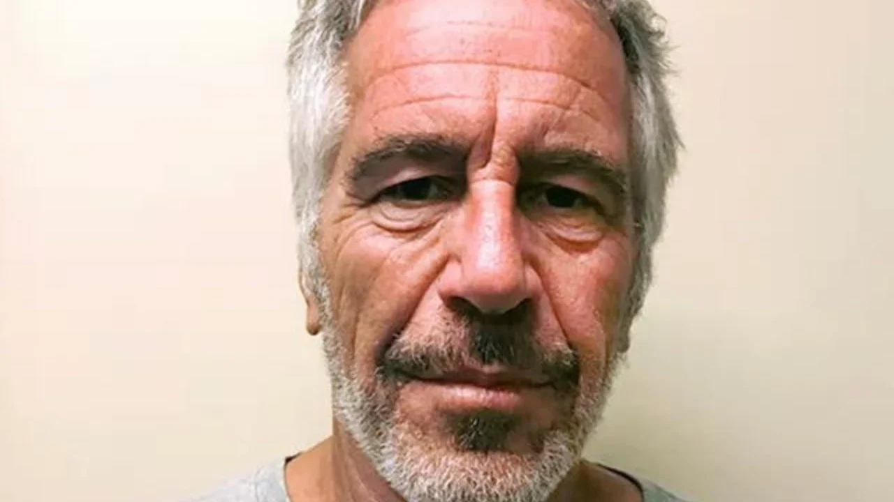 Foto tanpa tanggal yang dirilis Kementerian Kehakiman Amerika Serikat menunjukkan sosok Jeffrey Epstein. (Dok. Kementerian Kehakiman AS/AP)