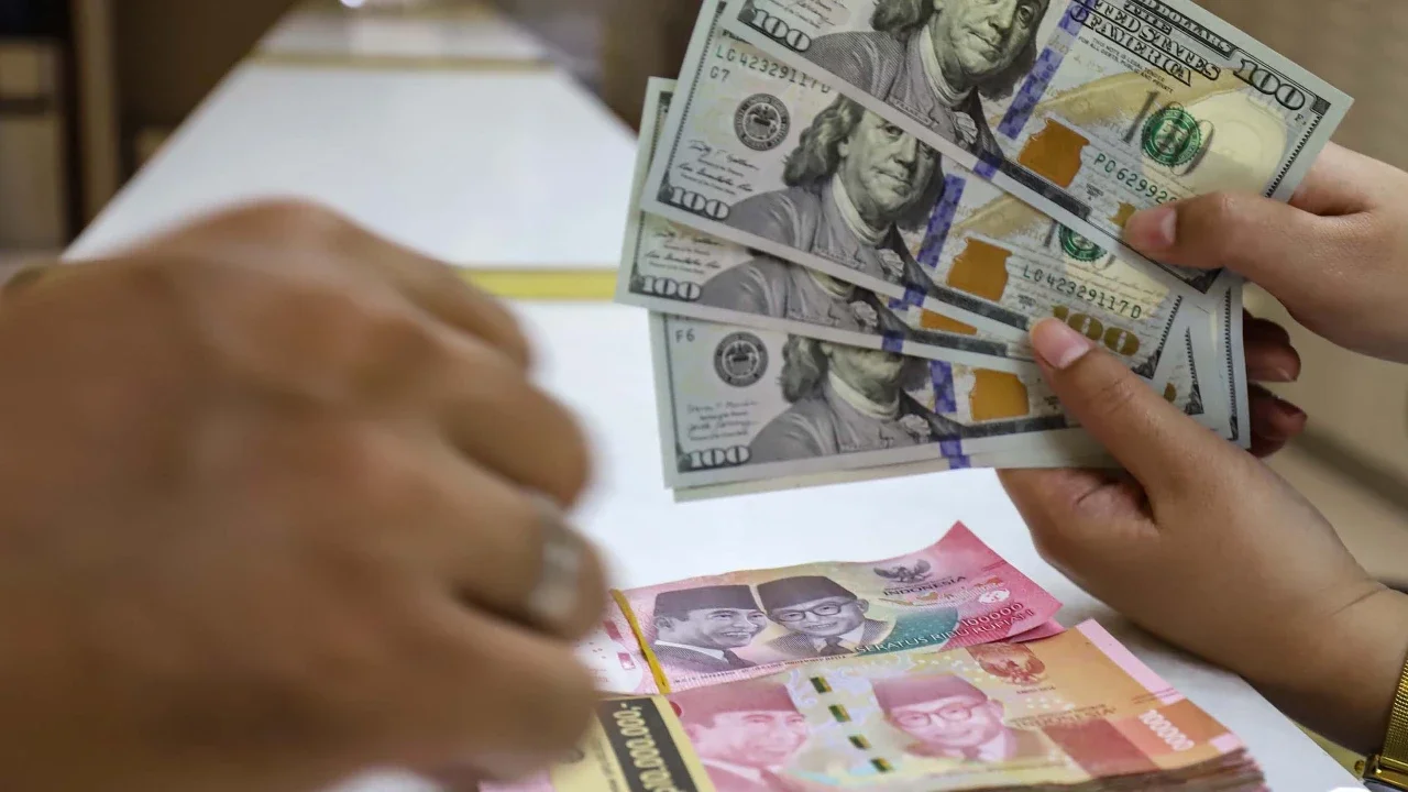 Bank Indonesia (BI) juga menjelaskan, pelemahan nilai tukar rupiah ini sejalan dengan pergerakan mata uang Asia. (Liputan6.com/Angga Yuniar)