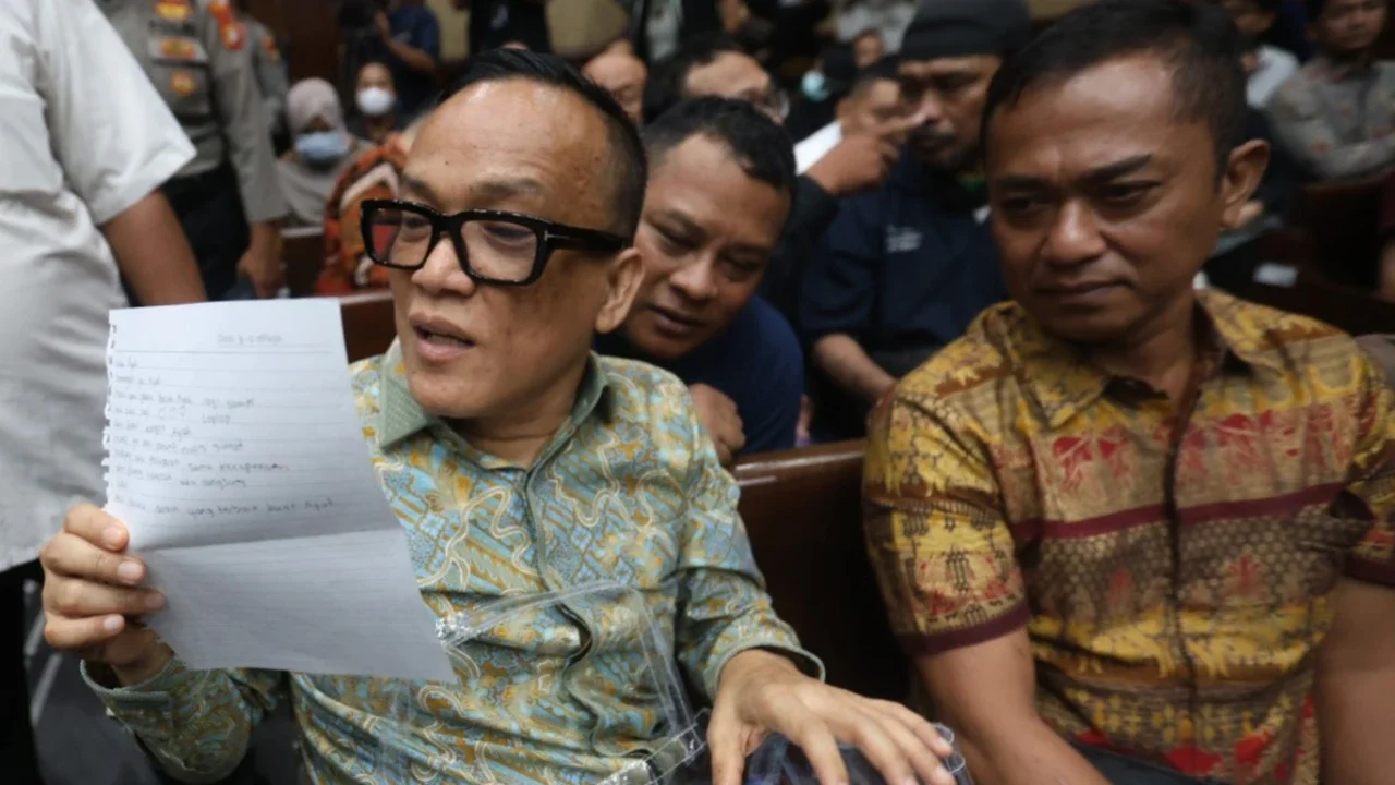 Wakil Menteri Ketenagakerjaan periode 2024–2025 Immanuel (Noel) Ebenezer Gerungan  saat mengikuti  sidang perdana kasus dugaan pemerasan dalam pengurusan sertifikat K3 di lingkungan Kemenaker di Pengadilan Tindak Pidana Korupsi pada PN Jakarta Pusat, Senin (19/01/2026).