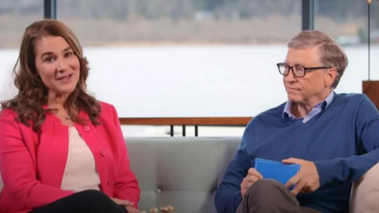Bill Gates dan Melinda pada 2019. (AP Photo/Elaine Thompson, File)