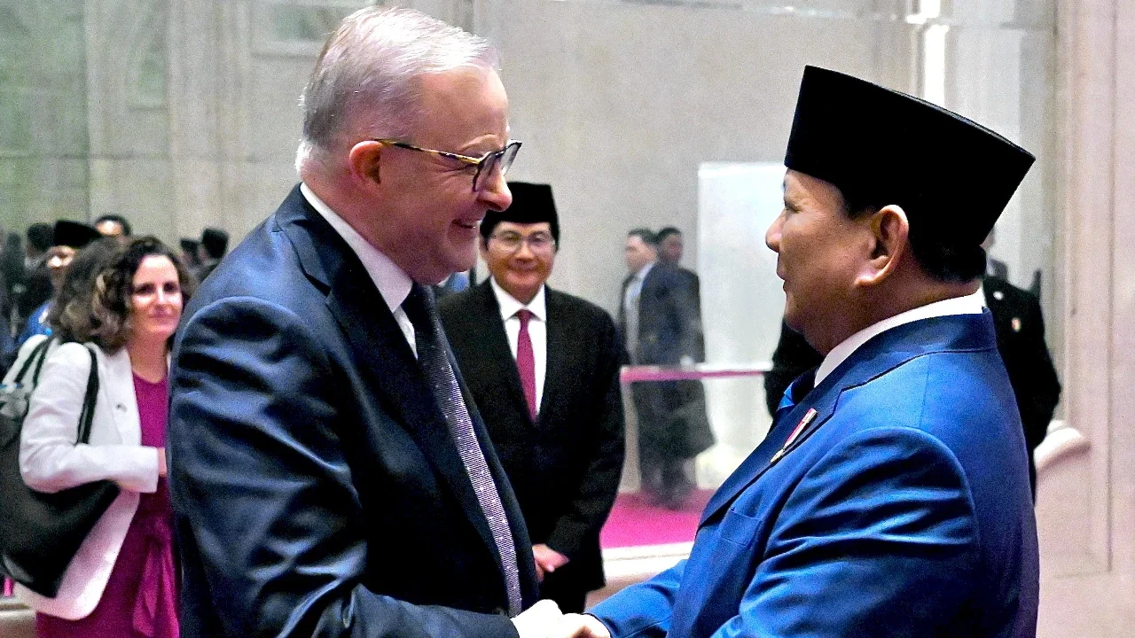 Diketahui, Anthony Albanese kembali dilantik sebagai Perdana Menteri Australia, pada Selasa (13/5/2025) waktu setempat. Dan Indonesia menjadi negara pertama yang dikunjungi pada kepemimpinannya di periode kedua ini. (YASUYOSHI CHIBA/AFP)