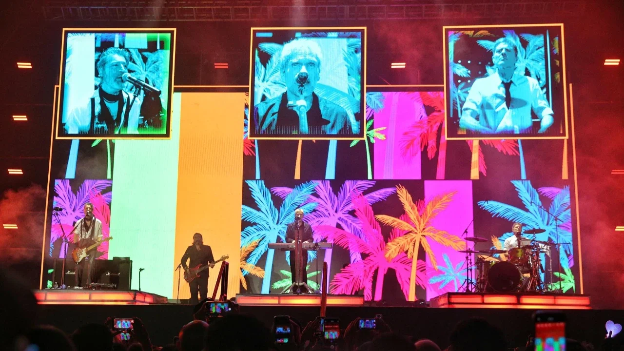 Michael Learns to Rock tampil di konser 90's Intimate 2nd Edition di Istora Senayan, Jakarta, Sabtu (07/02/2026).