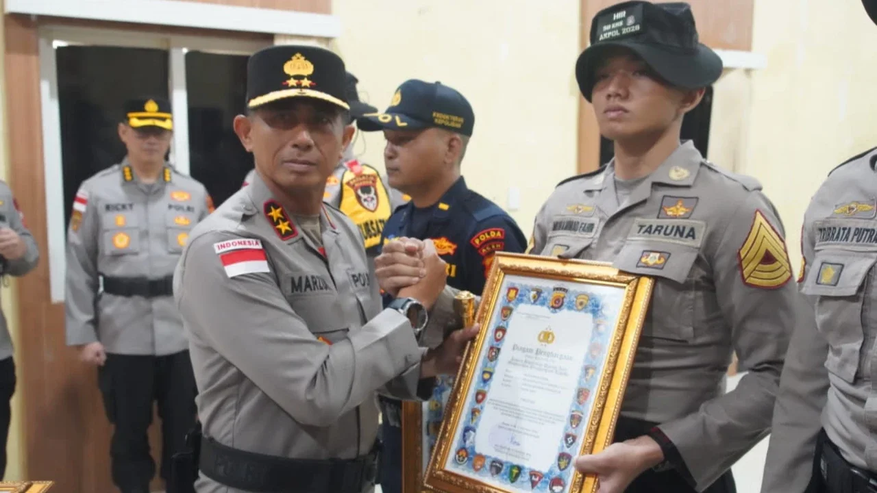 Kapolda Aceh Beri Penghargaan ke Danyon Taruna Akpol & Taruna Akpol atas Dedikasi Kemanusiaan di Aceh Tamiang