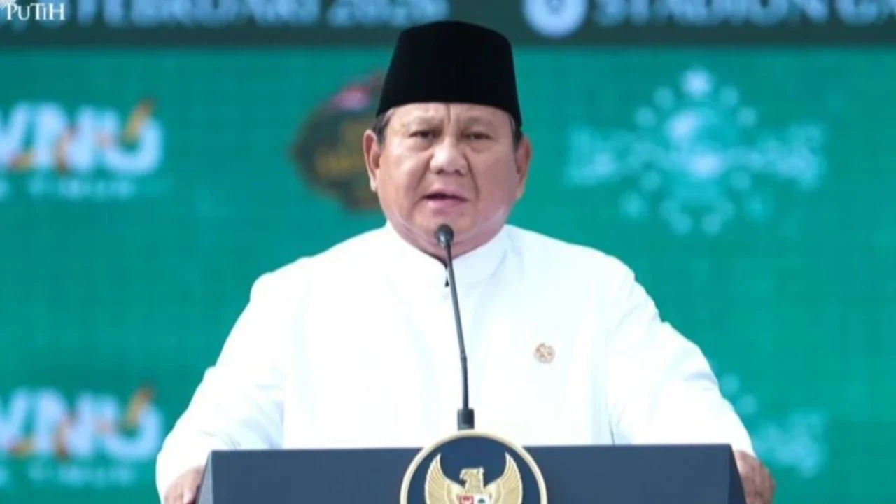 Presiden Prabowo Subianto berkomitmen kuat untuk membuka jutaan lapangan kerja melalui percepatan industrialisasi dan pembangunan perumahan nasional, demi kesejahteraan rakyat Indonesia.
