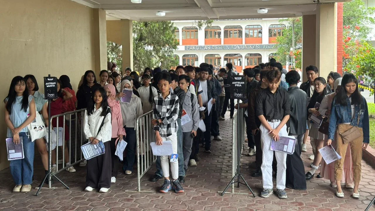 Semangat Anak Muda Bandung Tak Terbendung, Audisi “The Icon Indonesia” Ramai Diserbu Peserta