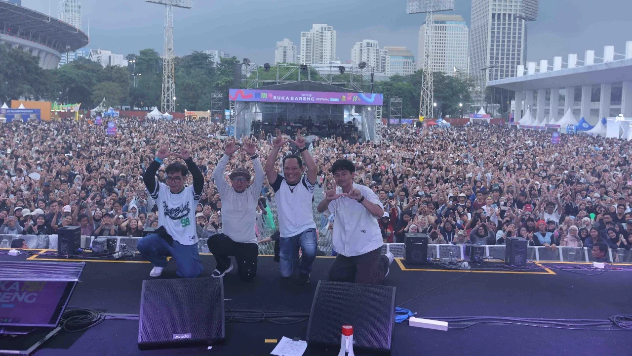 Grup band Wali memeriahkan hari kedua KLBB Festival 2026 di Stadion Madya Gelora Bung Karno dengan penampilan penuh energi, Minggu (01/02/2026).