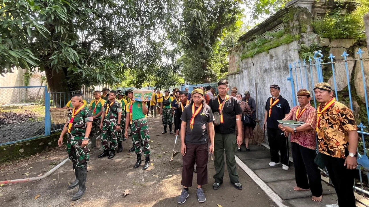 Keraton Surakarta Dibersihkan, Tedjowulan Kerahkan Abdi Dalem dan TNI