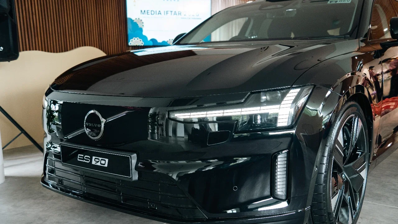 Volvo Luncurkan ES90 di Indonesia, Sedan Listrik Flagship dengan Jarak Tempuh 661 Km