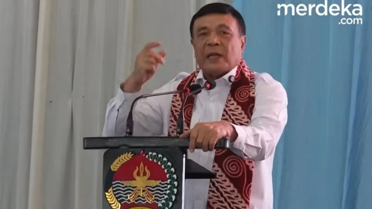 Menko Polkam: Pemerintah Pantau WNI di Iran, Siapkan Skema Pemulangan Bertahap