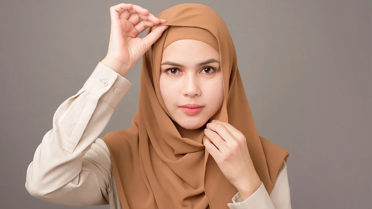 Wanita cantik dengan kulit sehat dan cerah.