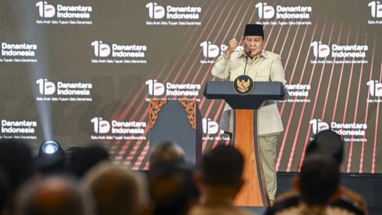 Presiden Prabowo Subianto menyoroti regulasi yang menghambat **audit cucu perusahaan BUMN**, mempertanyakan transparansi dan tata kelola entitas negara. Simak selengkapnya kritik tajam Presiden Prabowo terhadap aturan yang membatasi pengawasan keuangan an