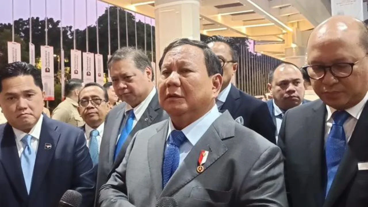 Imbas Konflik Timur Tengah, Prabowo Kaji Potong Gaji Menteri dan Anggota DPR