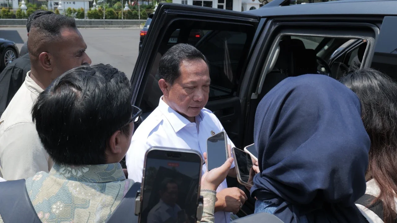 Kasatgas Tito Kawal Pemulihan Lahan Pertanian hingga Tambak yang Terendam Lumpur Akibat Bencana