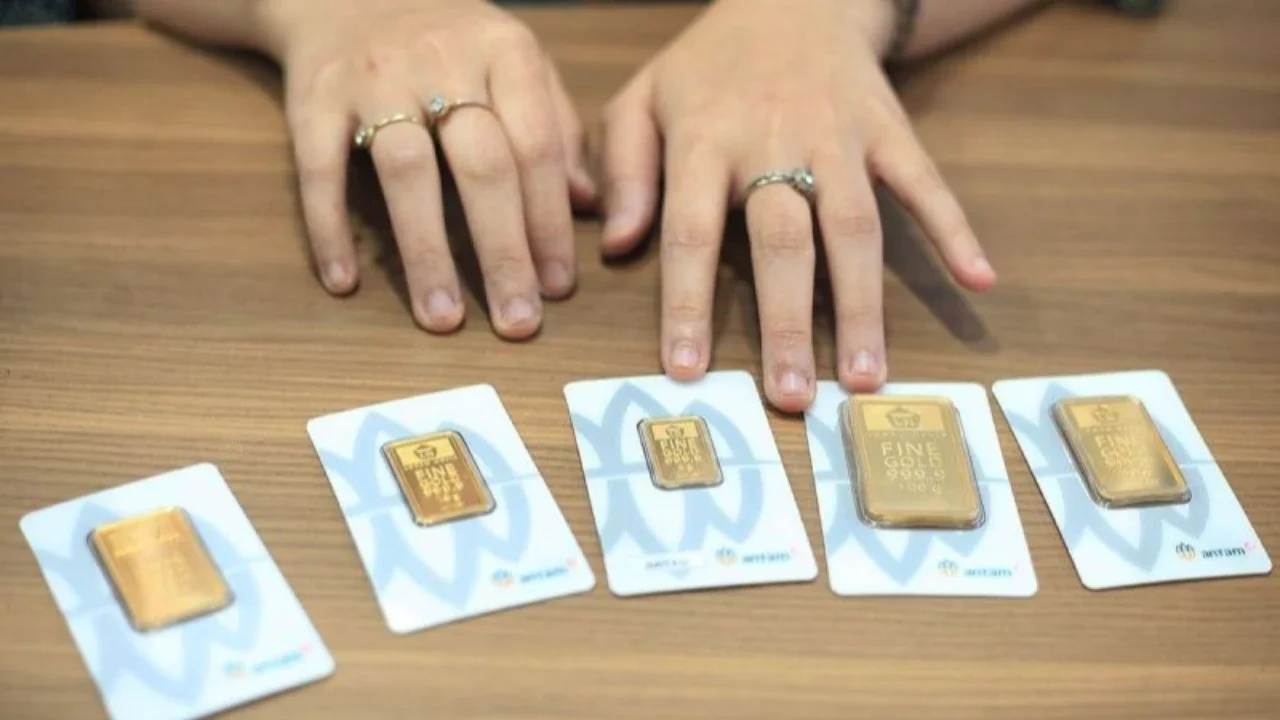 Harga Emas Antam Hari Ini Naik Rp8.000, per Gram Dibanderol Rp2.996.000