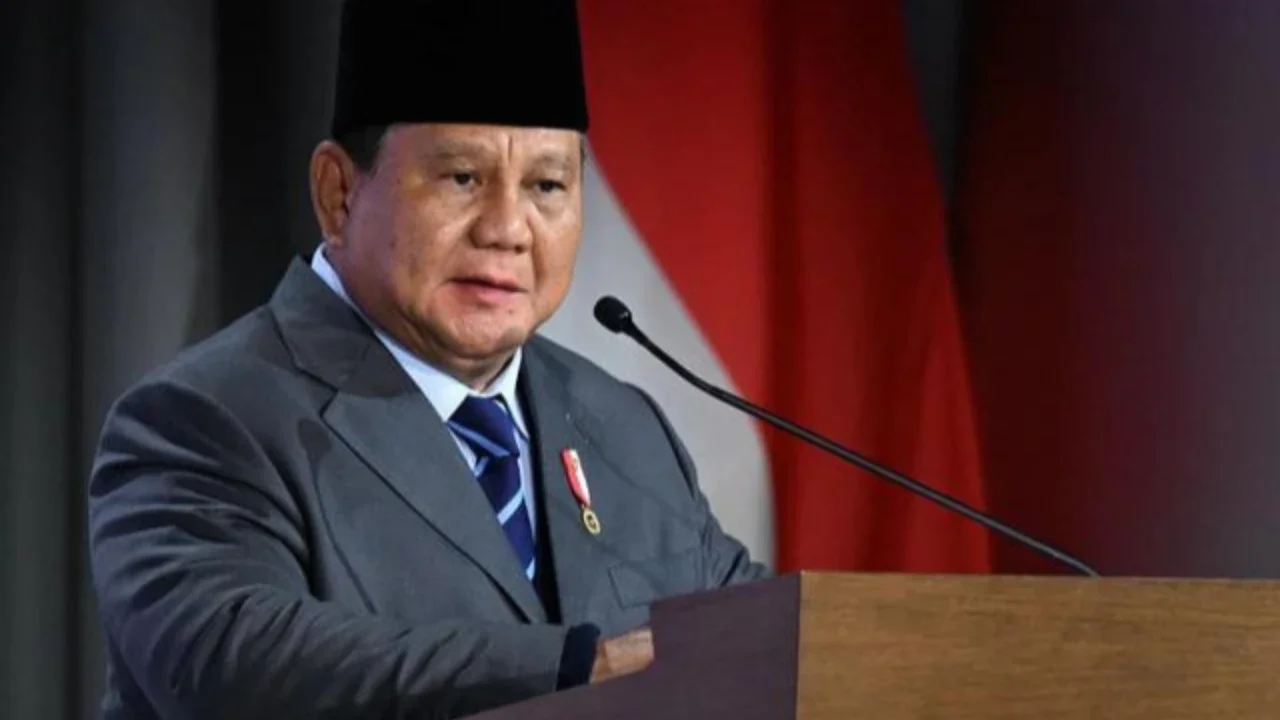 Presiden Prabowo Subianto saat memimpin sidang kabinet paripurna 1 tahun pemerintahan di Istana Negara Jakarta, Senin (20/10/2025). (Foto: Liputan6.com/Lizsa Egeham).