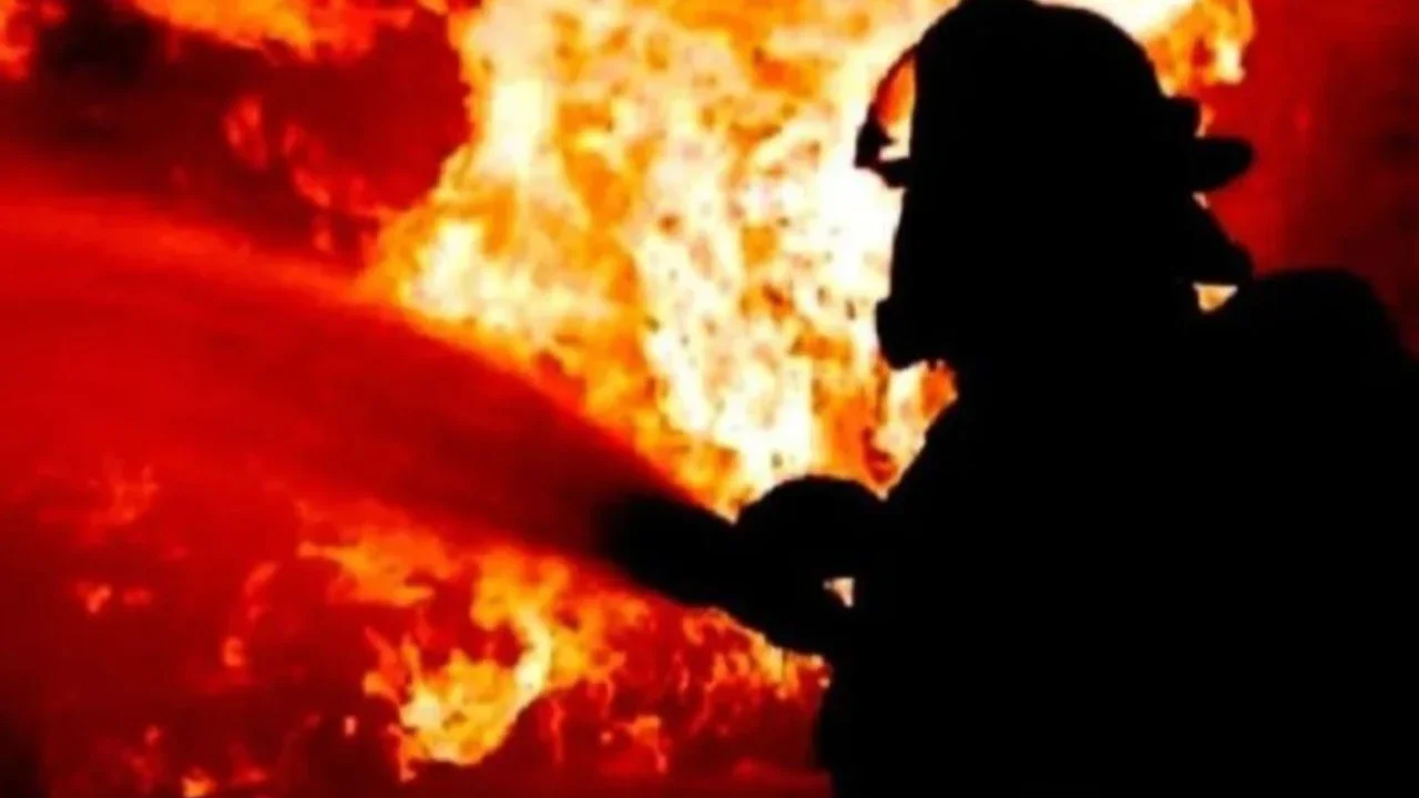 Pabrik Plastik di Cengkareng Terbakar Hebat, Diduga Akibat Dilempari Petasan
