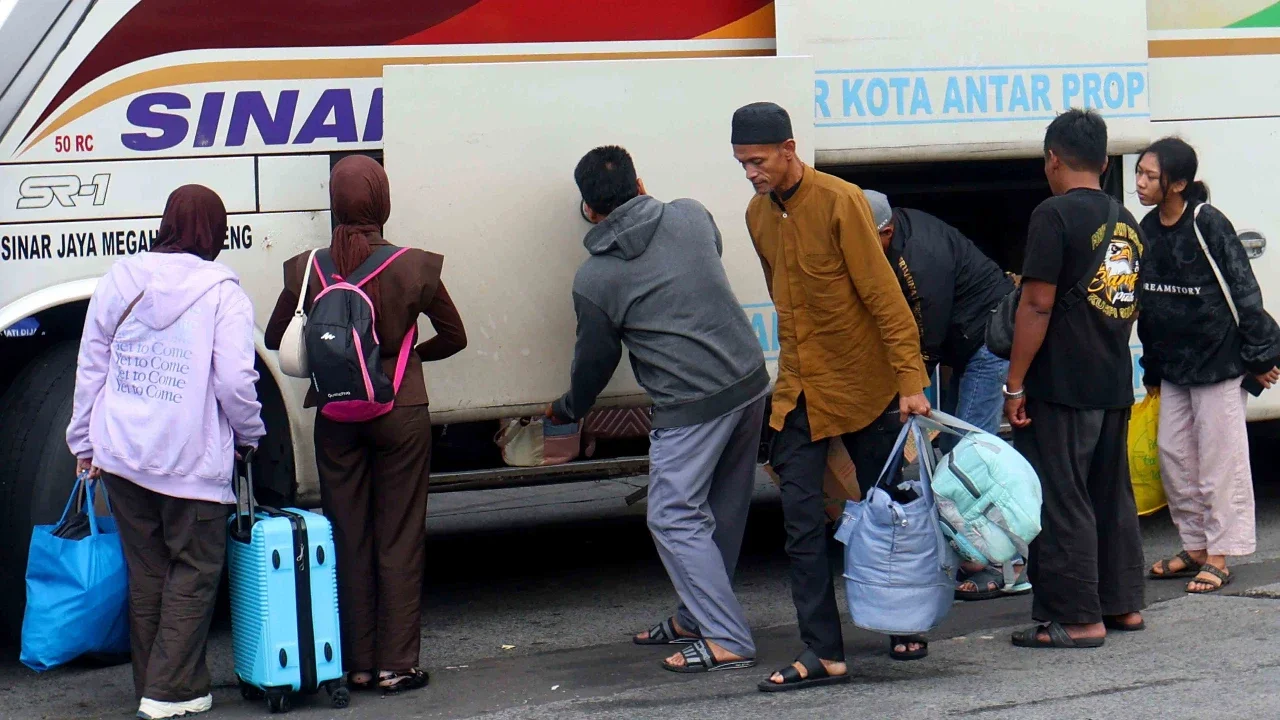Puncak Arus Balik Kedua Diprediksi Minggu, Kampung Rambutan Bersiap Padat