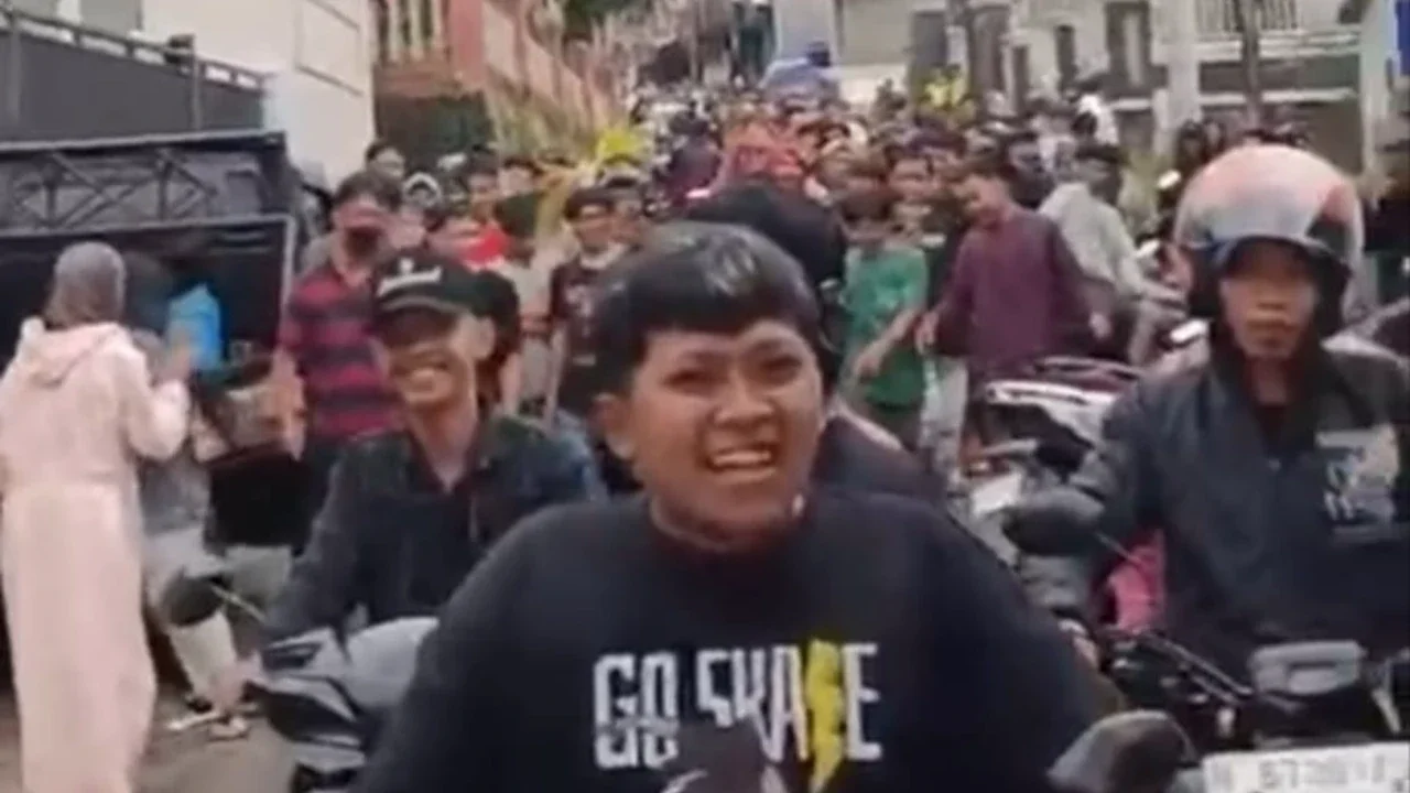 Heboh Perempuan Joget Telanjang saat Halalbihalal di Batang Dimeriahkan Panggung Hiburan Musik