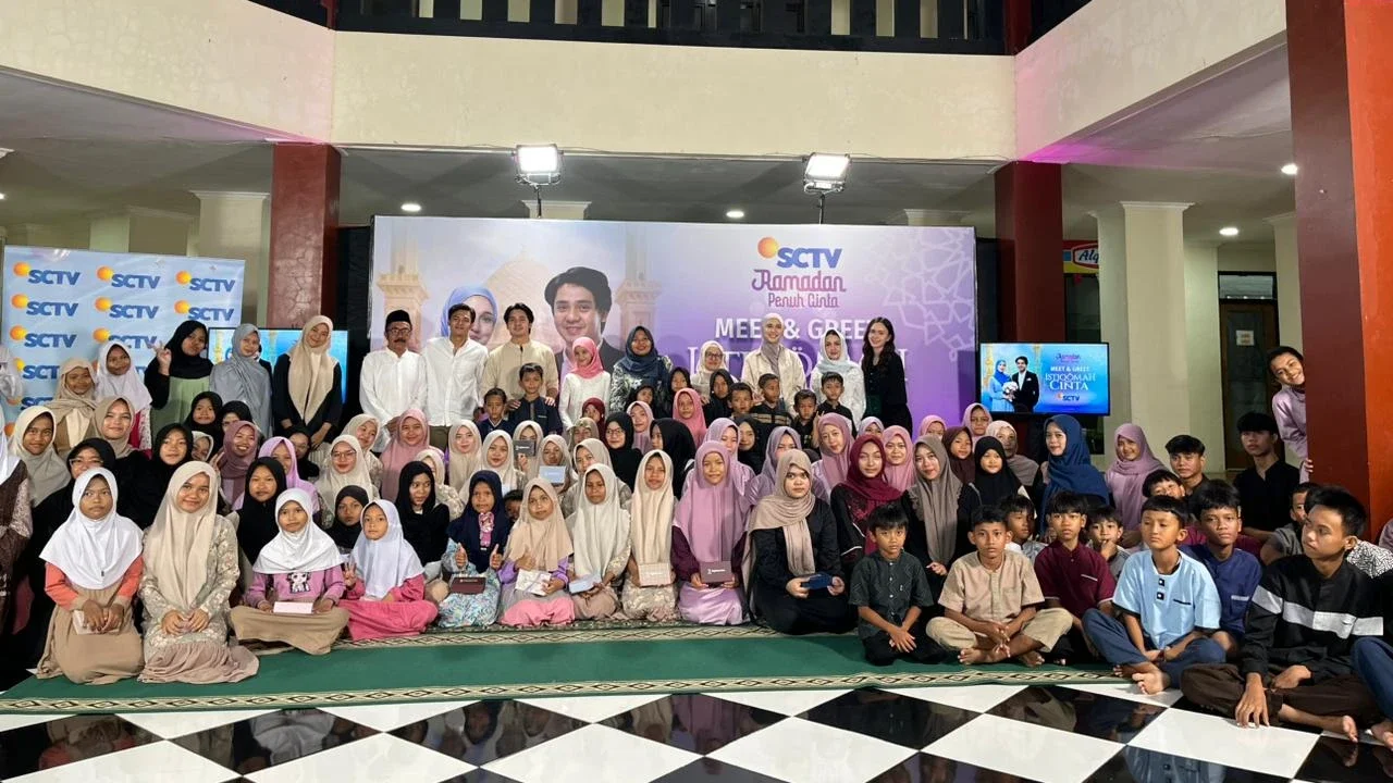 Pemain Sinetron Istiqomah Cinta Berbagi Kebahagiaan Bersama Anak Panti Asuhan di Bogor