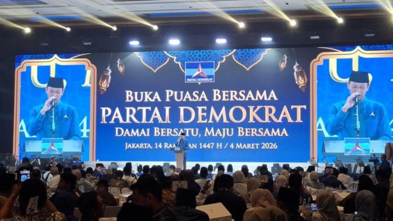 Ketum Demokrat Agus Harimurti Yudhoyono (AHY) mengungkapkan, Ramadan sejatinya merupakan bulan yang menghadirkan keterangan, tapi kali ini berbeda. (Liputan6.com/Rifqy Alief Abiyya)