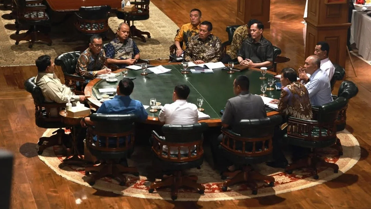 Prabowo Rapat Seharian di Hambalang, Bahas Situasi Timur Tengah hingga Persiapan Mudik