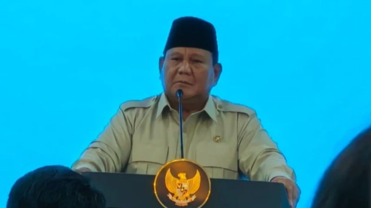 Prabowo Minta Pelajar Asal Nias Rajin Belajar: Jangan Pacaran Dulu