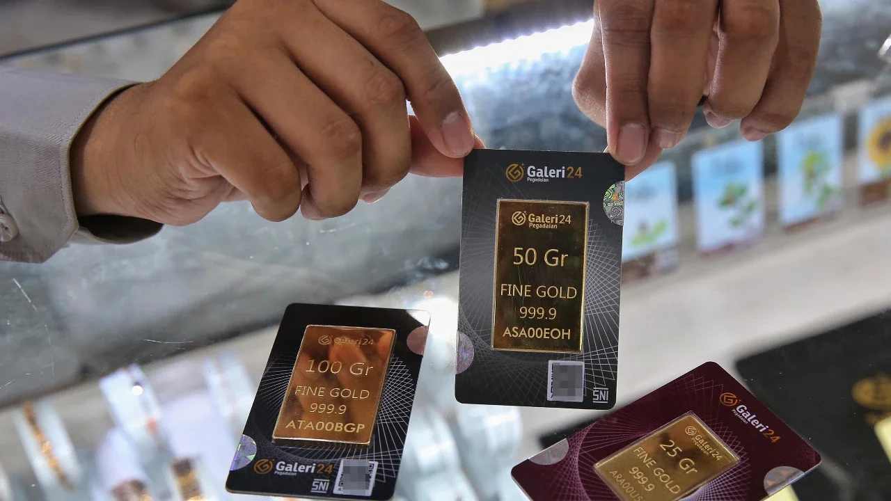 Di Pegadaian, pada Rabu (14/5/2025), harga emas yang dijual mengalami penurunan pada setiap jenisnya. (Liputan6.com/Angga Yuniar)