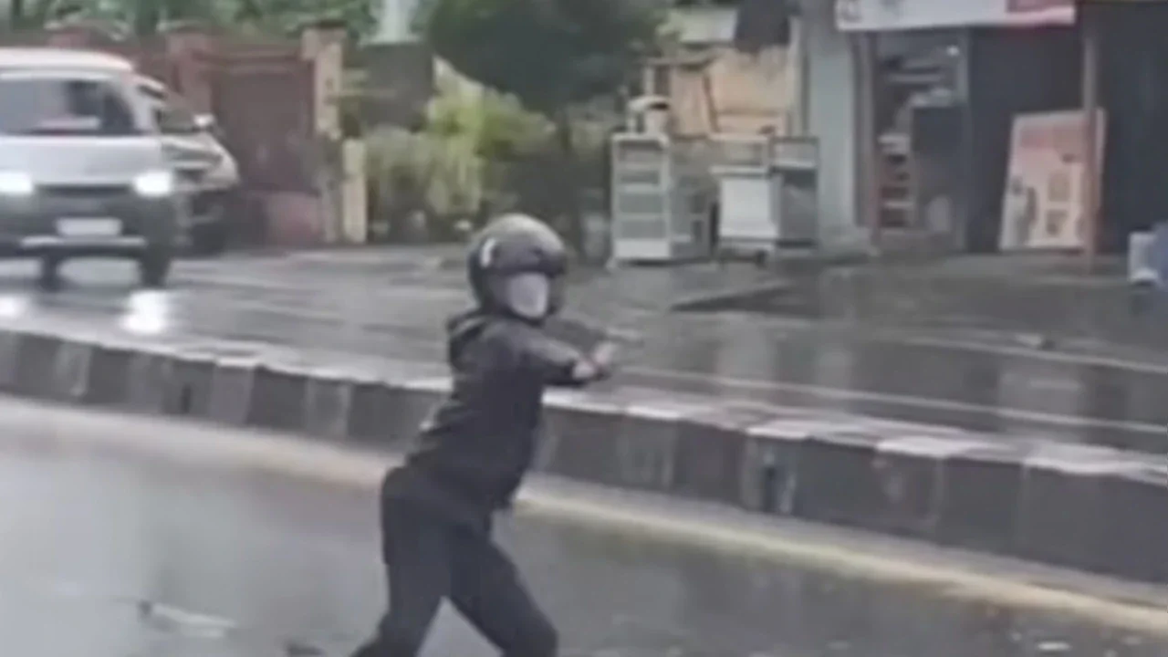 Bikin Resah, Pria di Maros Ancam Pengendara Pakai Busur di Depan SPPG Marusu