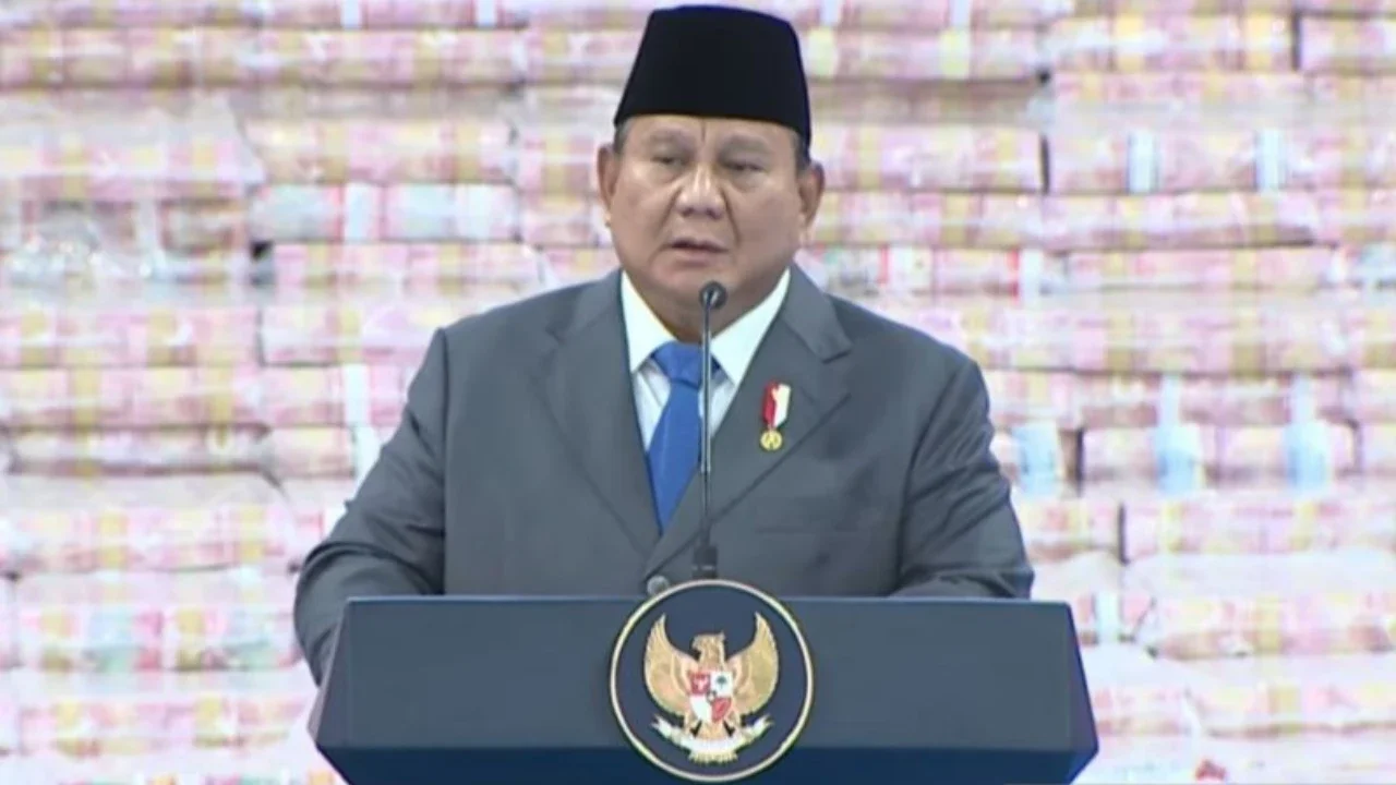 Presiden Prabowo Subianto menegaskan bahwa setiap tindakan intimidasi terhadap Satgas PKH sama dengan menghambat Kepala Negara, sekaligus menunjukkan komitmennya untuk melindungi petugas dan menyelamatkan kekayaan negara yang mencapai triliunan rupiah.