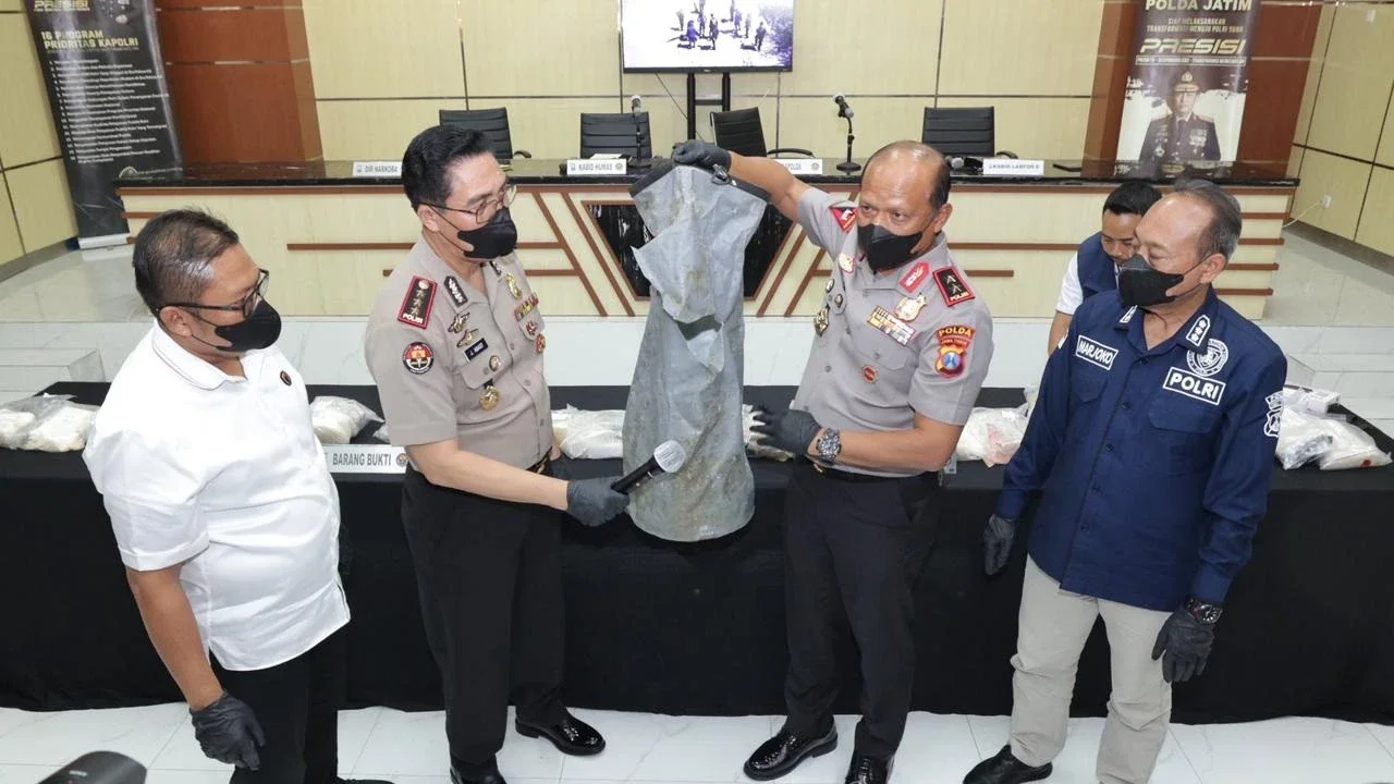 Puluhan Kilogram Kokain Tercecer di Pesisir Sumenep, Nilainya Tembus Ratusan Miliar Rupiah