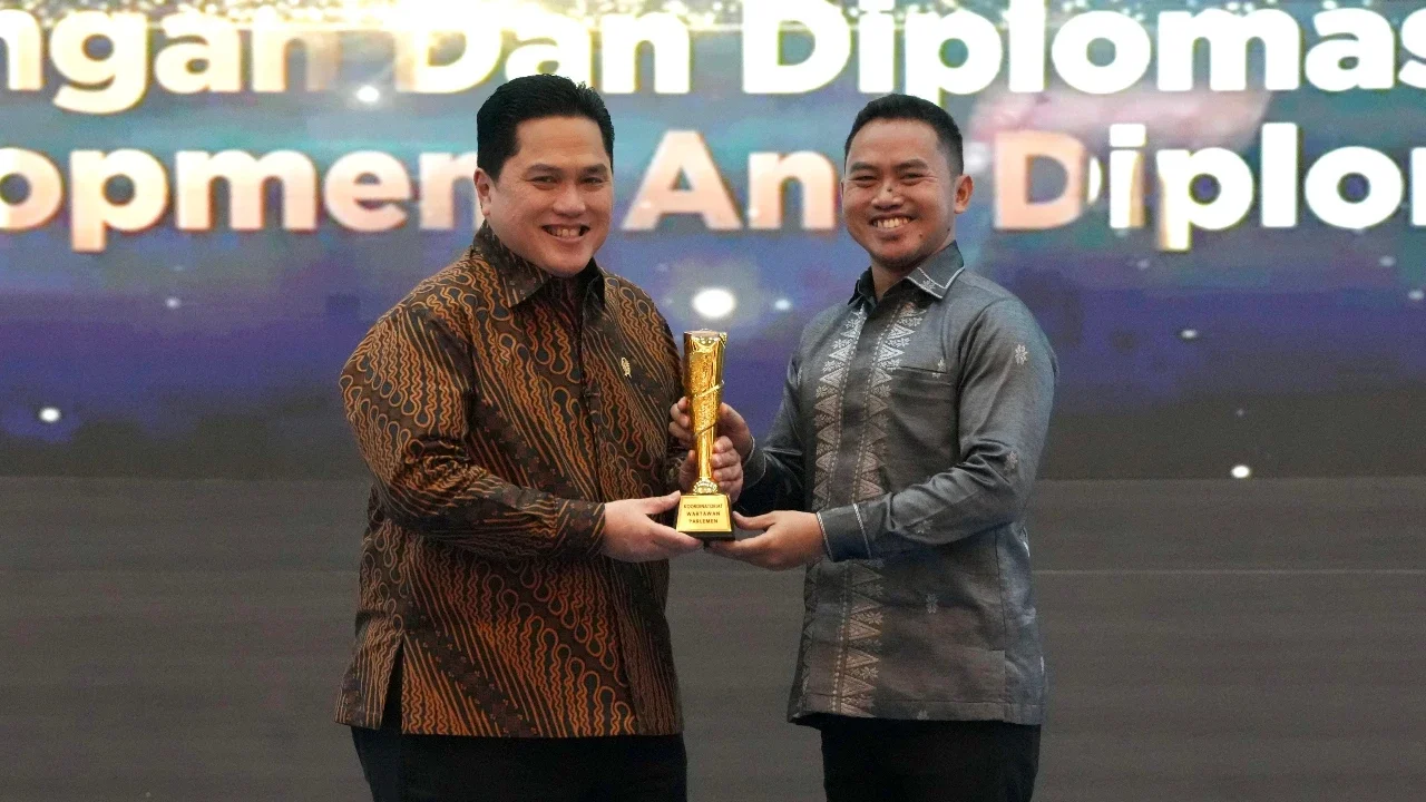 Terima Penghargaan dari KWP Awards 2026, Menpora Erick: Sport Diplomacy Penting untuk Menjaga Hubungan Negara