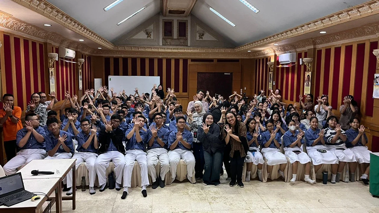Program edukasi digital CyberHeroes membekali 420 siswa dari berbagai sekolah di Indonesia untuk meningkatkan pemahaman keamanan siber.