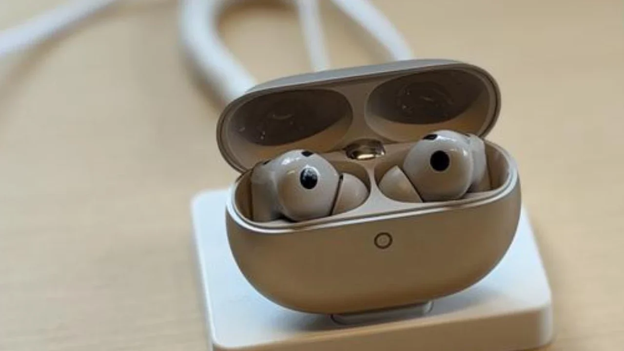 Huawei FreeBuds Pro 5. (Liputan6.com/ Yuslianson)