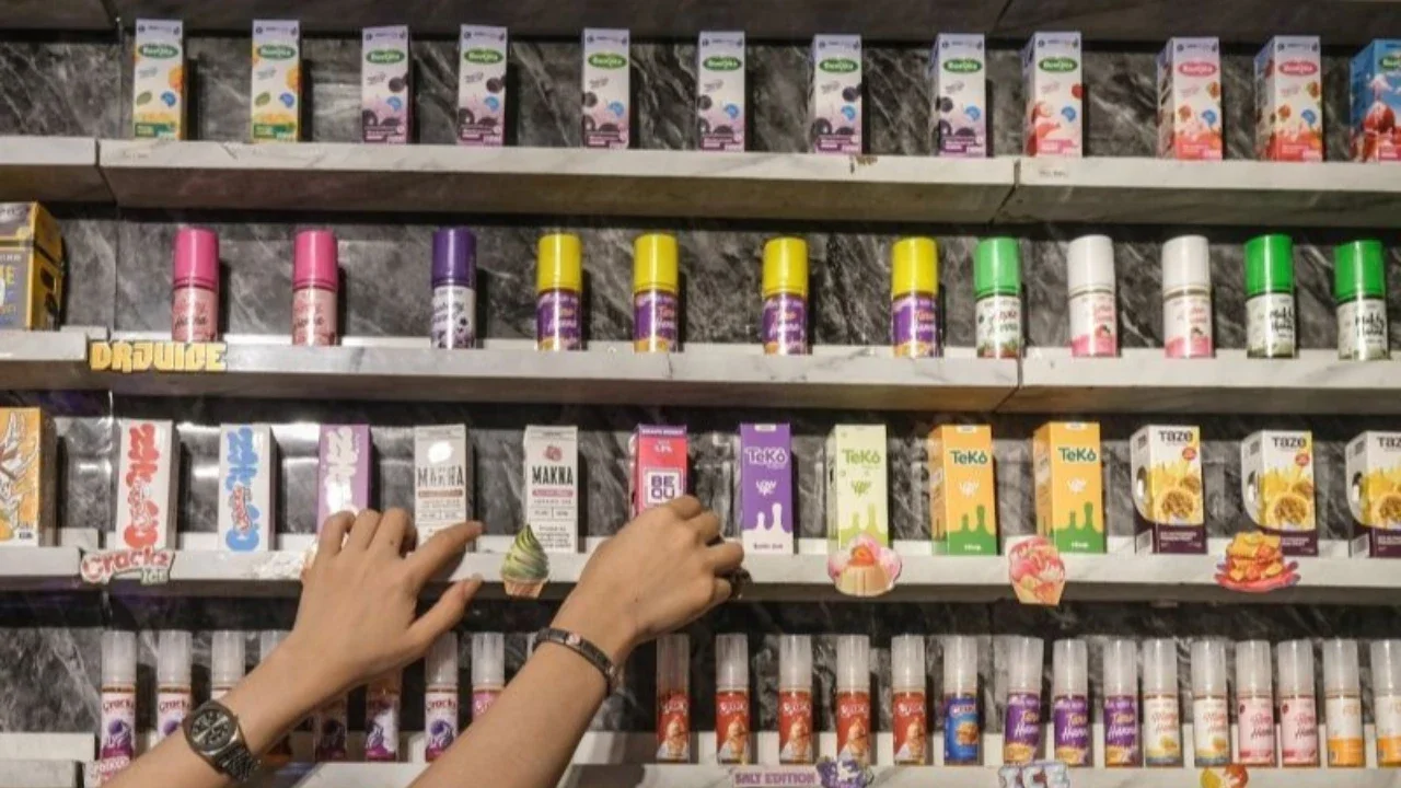 Badan Perlindungan Konsumen Nasional (BPKN) menyatakan dukungan kuat terhadap wacana **larangan vape** di Indonesia. Hal ini menyusul temuan BNN terkait penyalahgunaan rokok elektronik untuk zat berbahaya, yang mengancam kesehatan masyarakat.