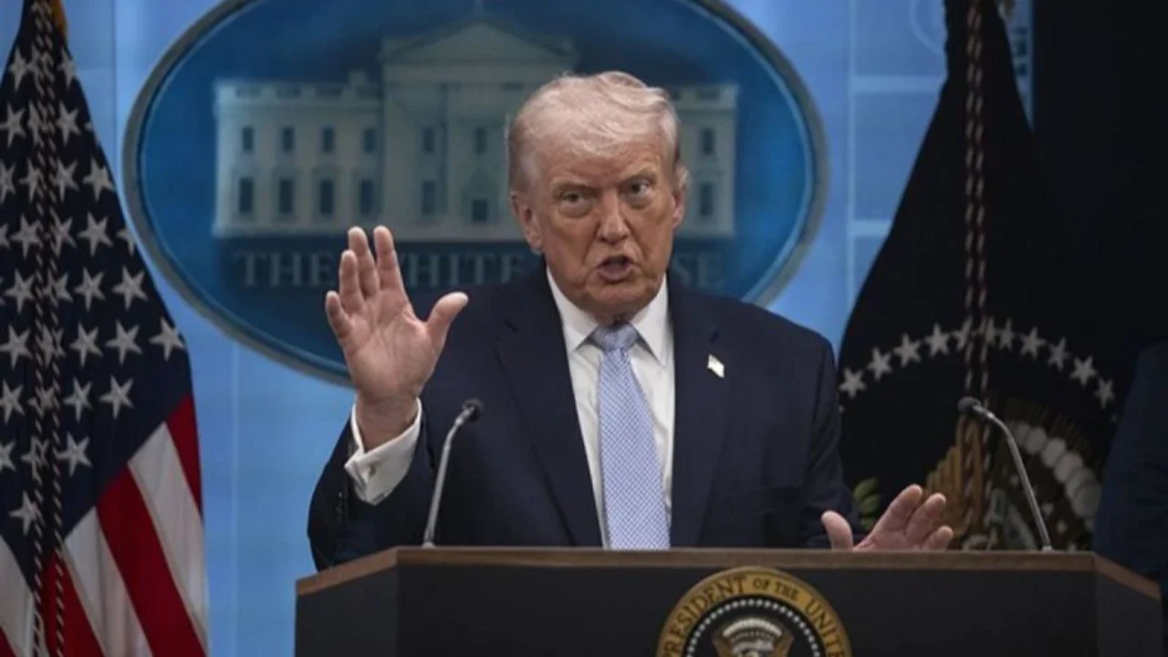 Trump Peringatkan Paus Leo soal Ancaman Senjata Nuklir Iran