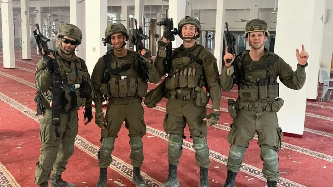 Tentara Israel Pembakar Masjid di Gaza Ketahuan Liburan ke Negara Tetangga Indonesia, ini Tampang Mereka