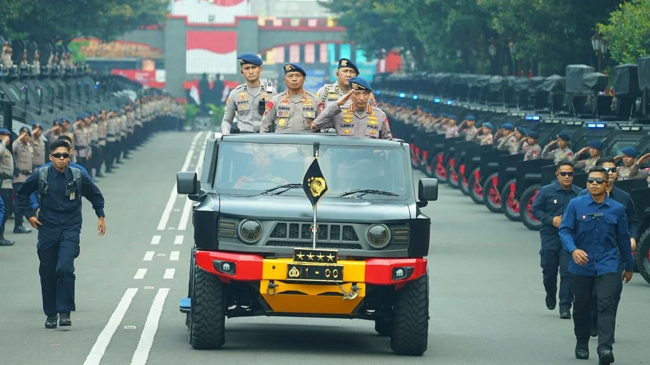 Kapolri Jenderal Polisi Listyo Sigit Prabowo memimpin apel pembukaan Rakernis Korps Brimob Polri 2026 di Mako Korbrimob Kelapadua Depok Jawa Barat Selasa (21/04/2026).