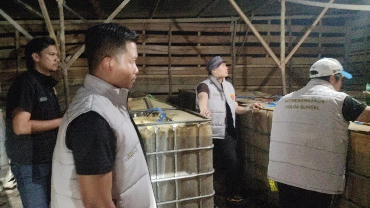 Disimpan di Drum, Puluhan Ton BBM Subsidi Ditimbun di Musi Rawas