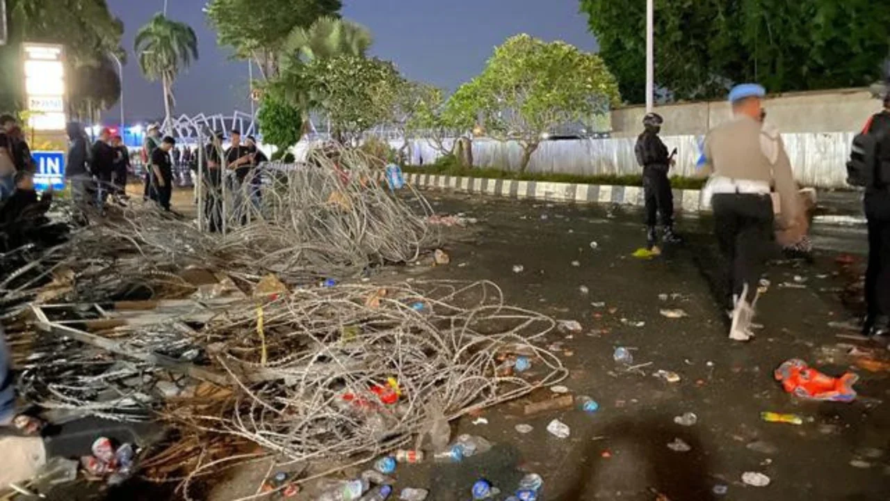 Duduk Perkara Gubernur Kaltim Didemo Berujung Ricuh