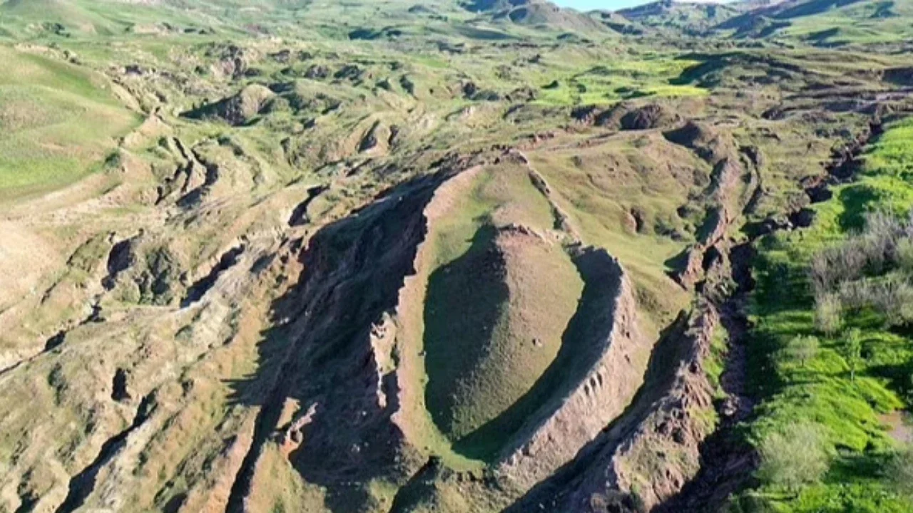 Misteri Kapal Nabi Nuh di Gunung Ararat, Peneliti Temukan Terowongan Bawah Tanah yang Cocok dengan Kisah Alkitab