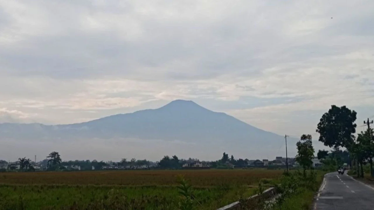 Waspada, Aktivitas Gunung Slamet Terus Meningkat