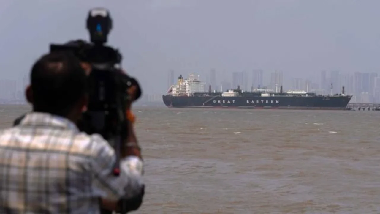 Iran Sita 2 Kapal di Selat Hormuz Diduga Terkait dengan Israel