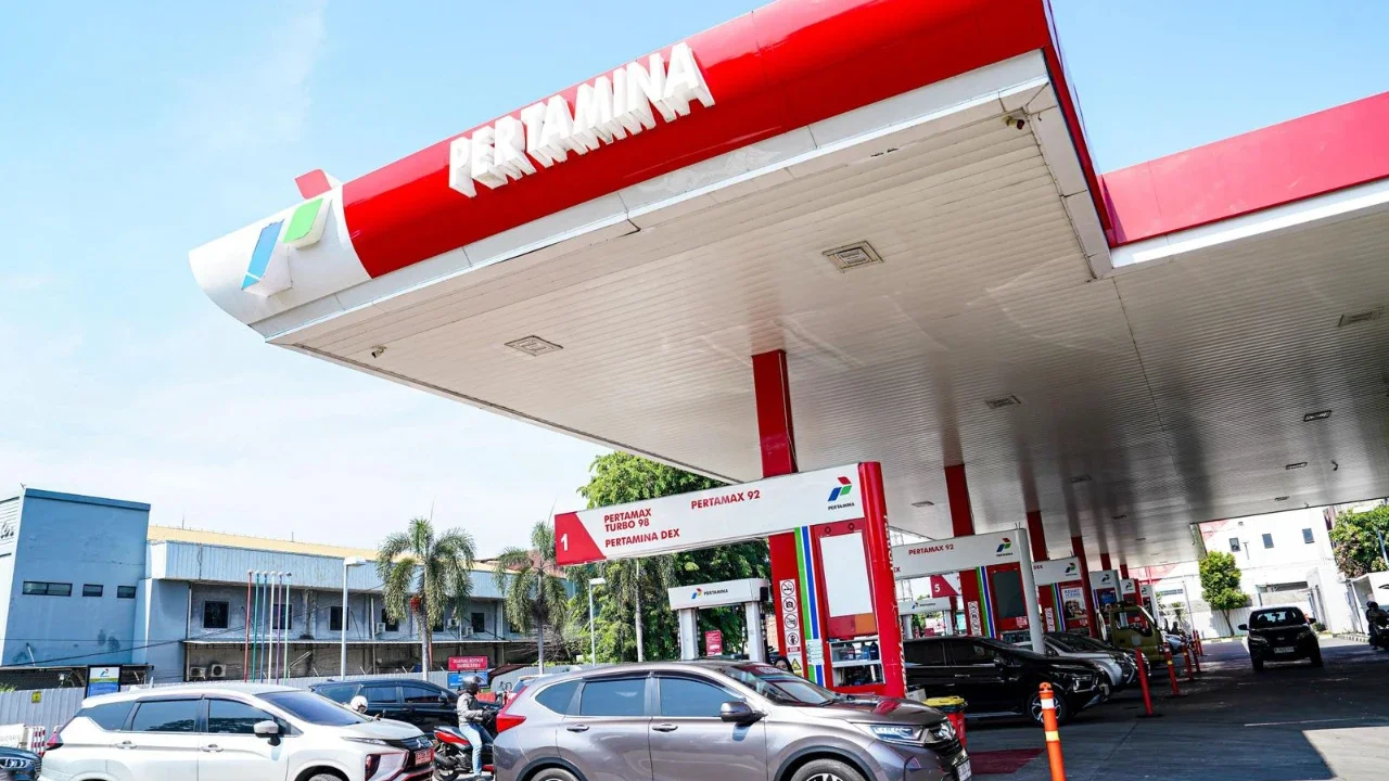 Mendes: Presiden Prabowo Tak Naikan Harga BBM Subsidi karena Berpihak Rakyat di Desa