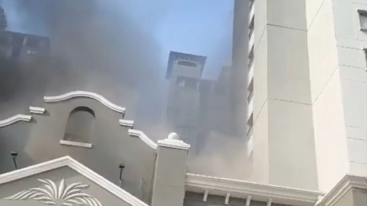 Kebakaran Apartemen di Tanjung Duren, 22 Unit Damkar Dikerahkan