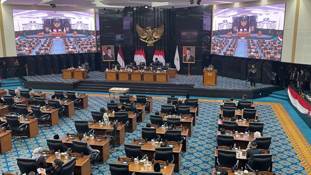 Kursi Ketua DPRD DKI Resmi Bergeser, Rapat Paripurna Setujui Suhud Alynudin Gantikan Khoirudin