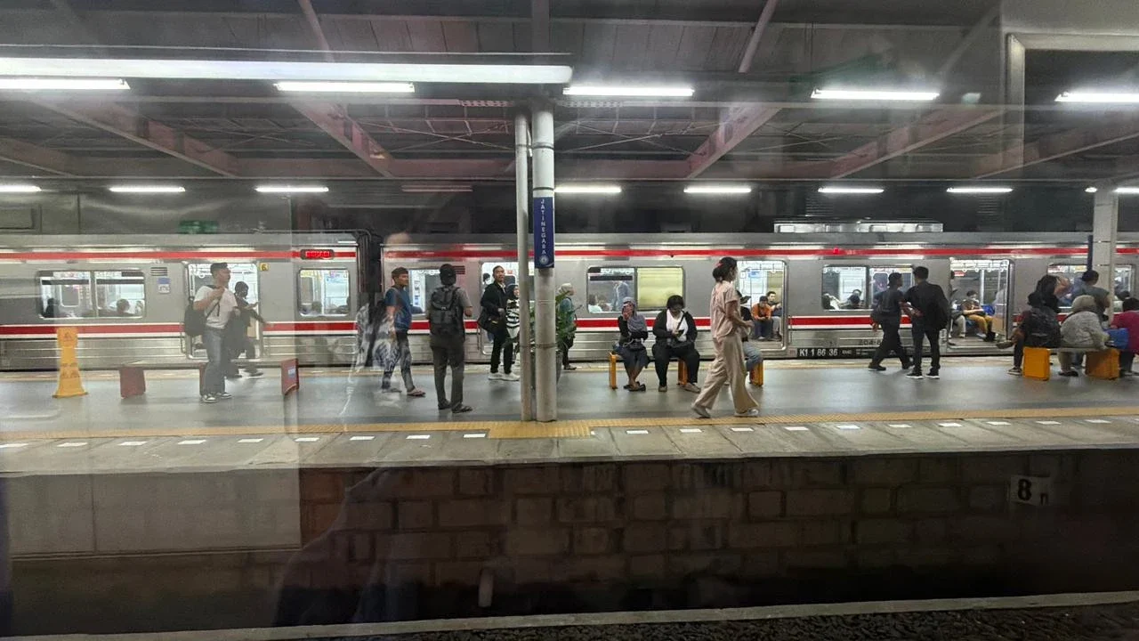 Hari Buruh, 12 Kereta Api Jarak Jauh Keberangkatan Stasiun Gambir Berhenti di Jatinegara