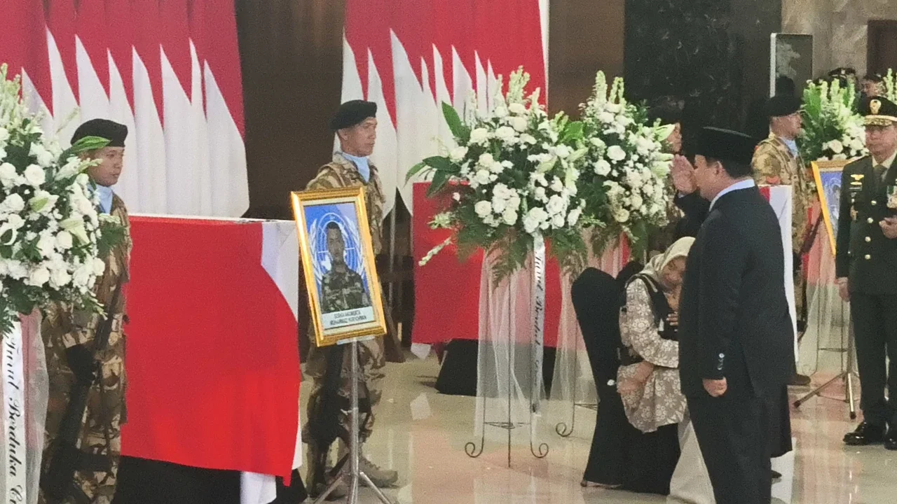 Presiden Prabowo Beri Penghormatan Terakhir untuk 3 Prajurit TNI Gugur di Lebanon