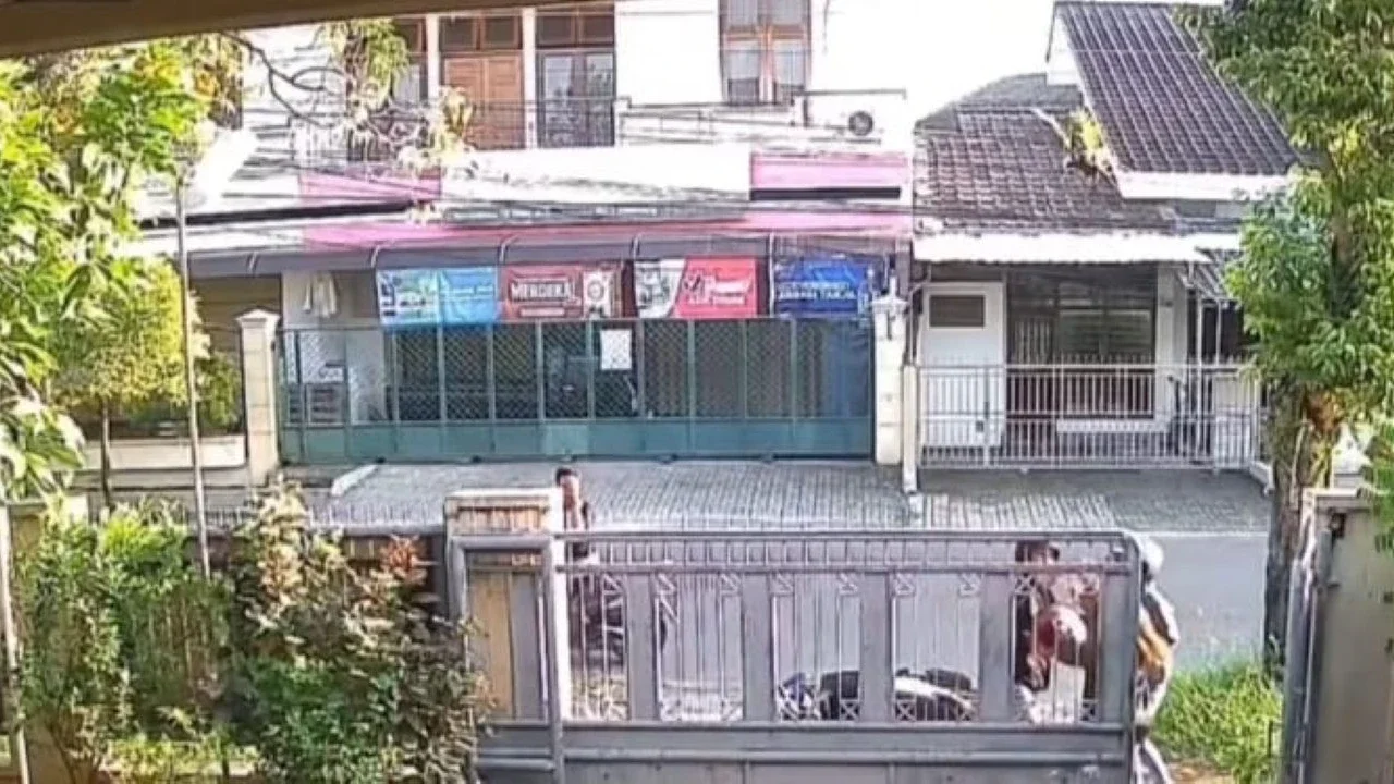 Detik-Detik Aksi Begal Sadis di Semarang Terekam CCTV