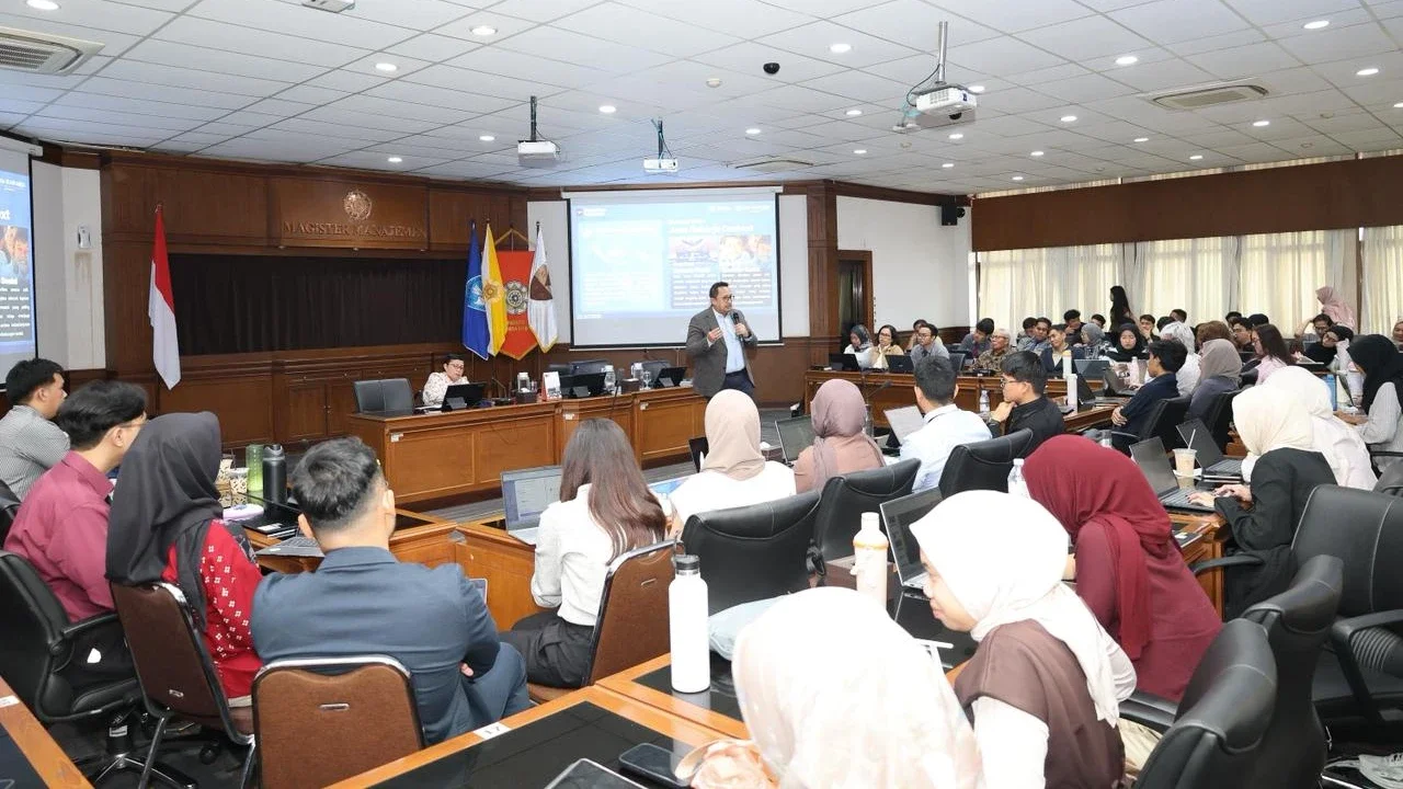 Direktur Jasa Raharja di UGM