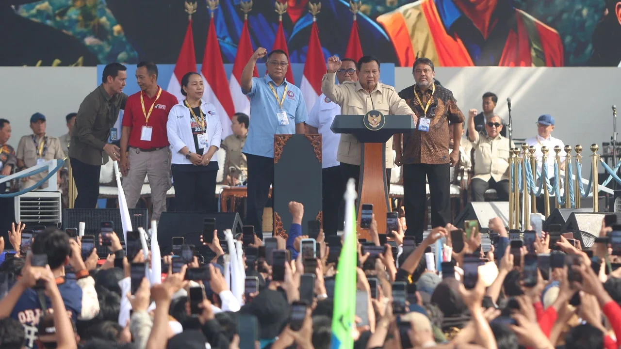 Momen Prabowo Tanya ke Buruh saat May Day: MBG Bermanfaat atau Tidak?